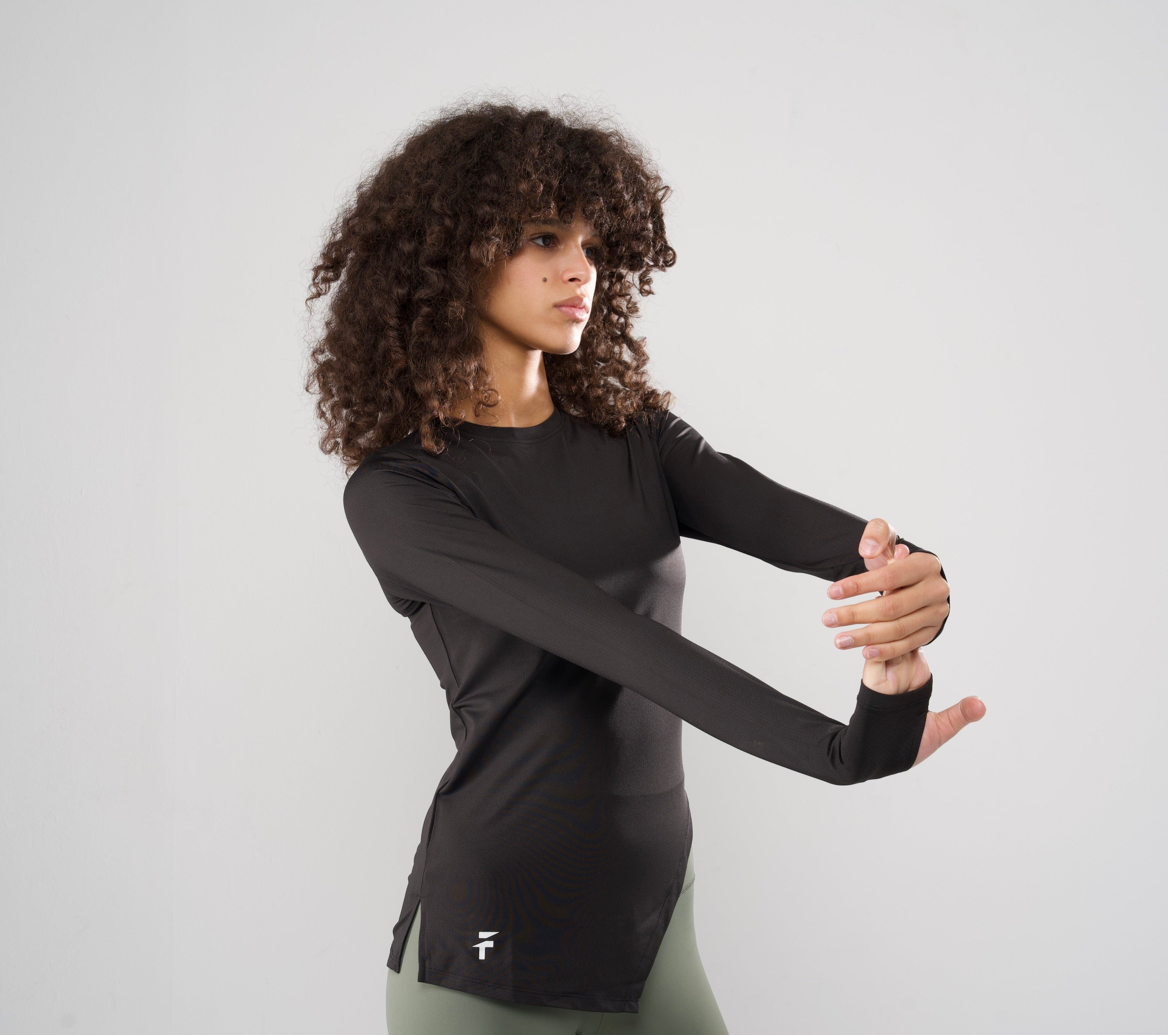 PERFORMANCE LONG SLEEVE TOP - Black