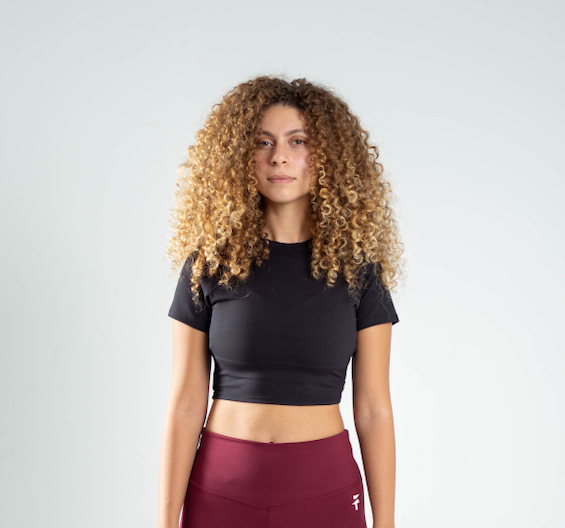 ULTRA SOFT ESSENTIAL CROP TOP - Black