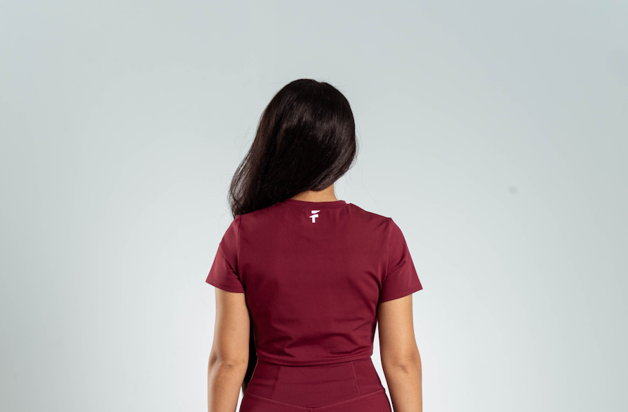 ULTRA SOFT ESSENTIAL CROP TOP - Merlot Red