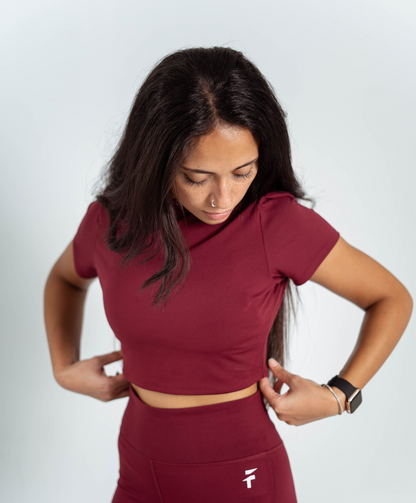 ULTRA SOFT ESSENTIAL CROP TOP - Merlot Red