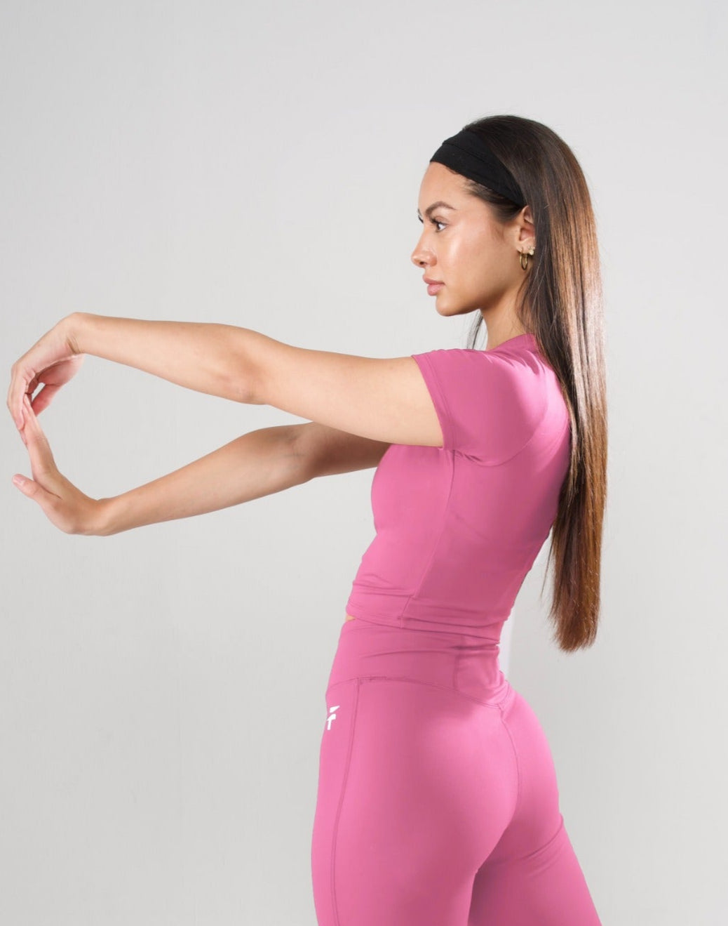 ULTRA SOFT ESSENTIAL CROP TOP - Bubblegum Pink